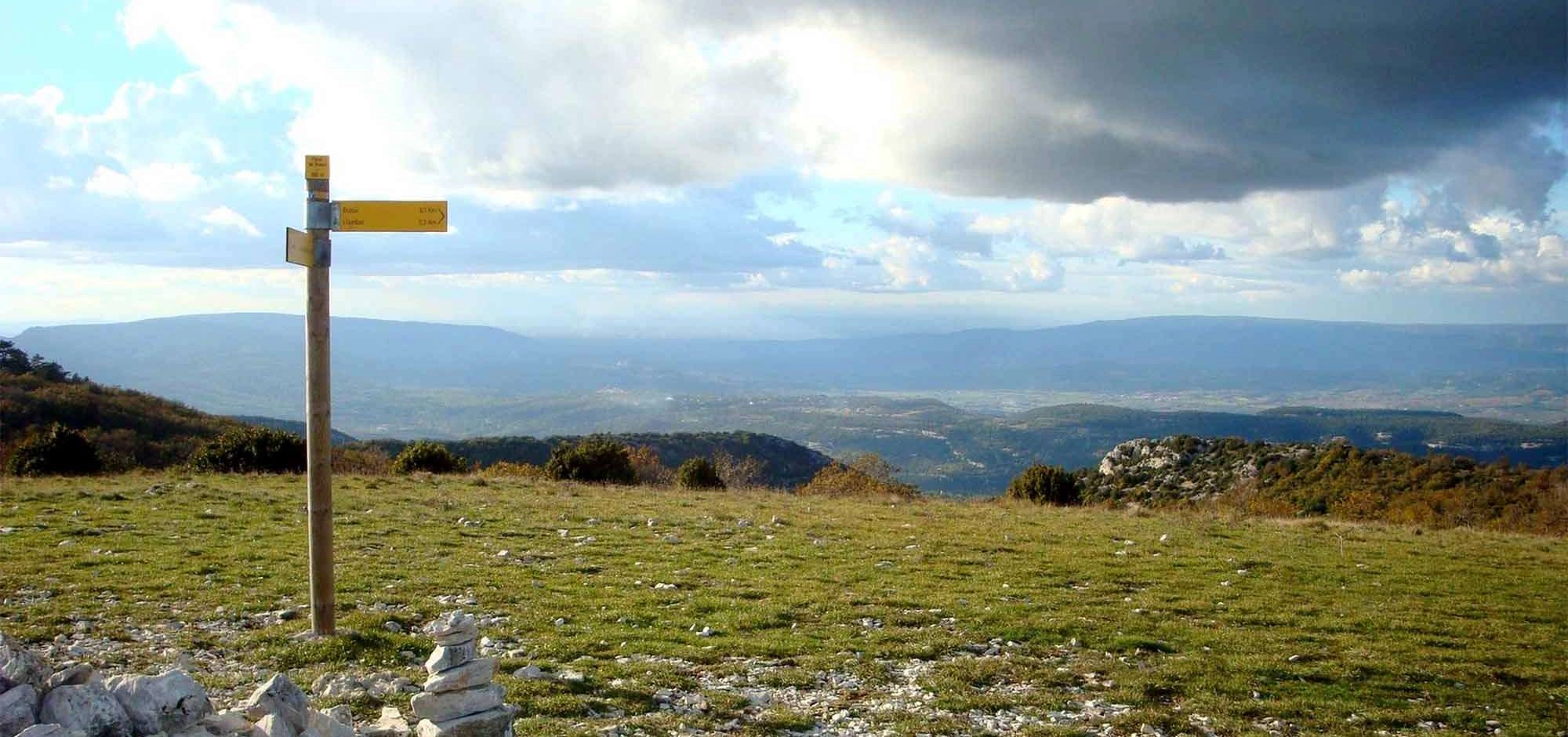 Combe des Cavaliers et Pelat de Buoux