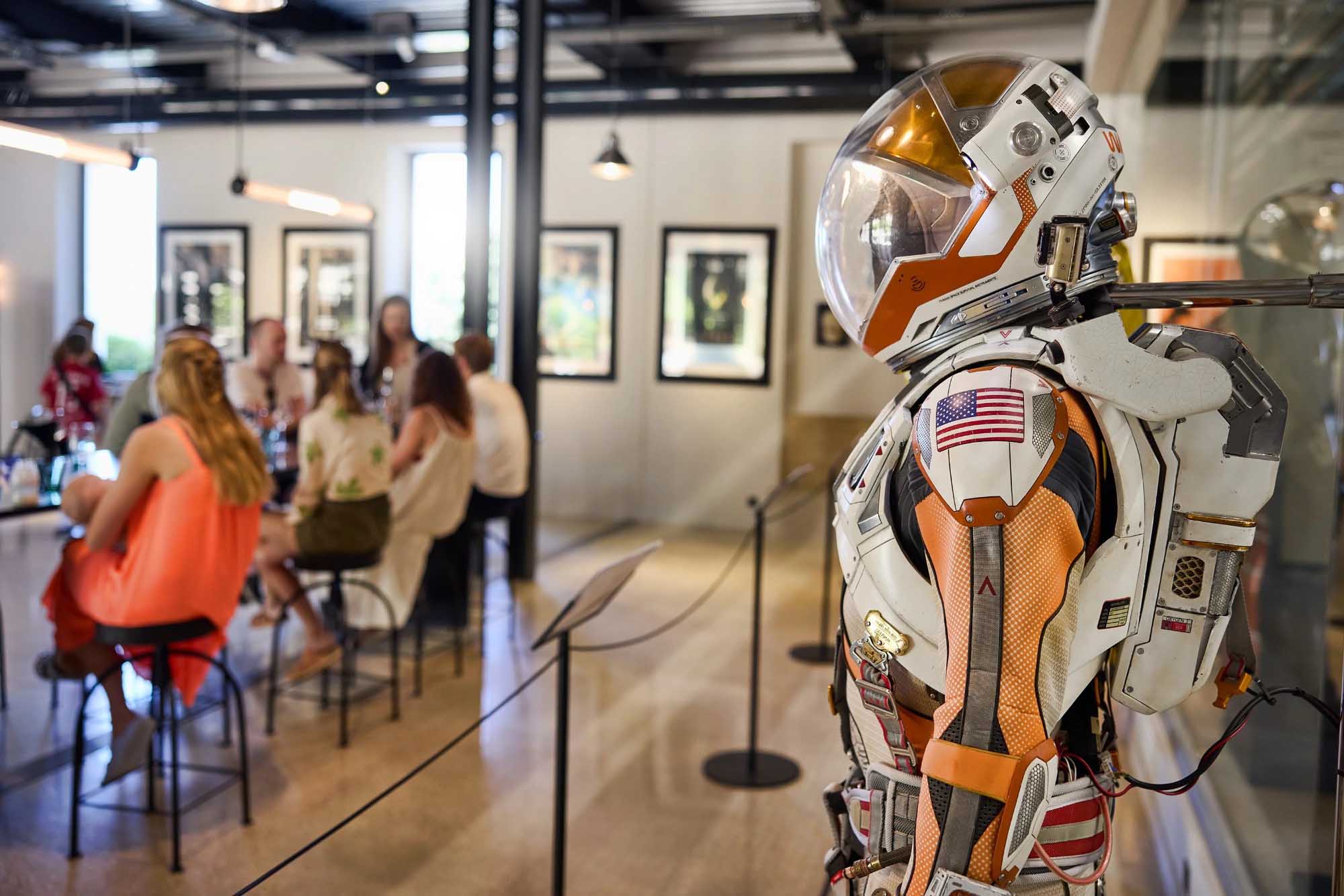 Exposition de costumes de cinéma et dégustation au Mas des Infermières