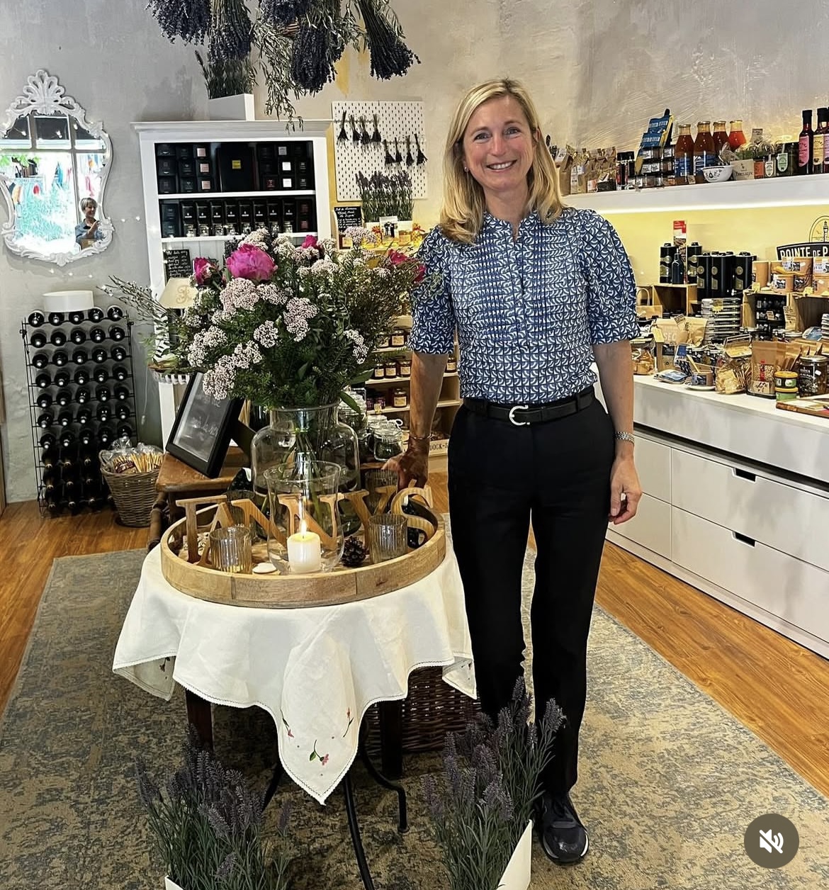 Intérieur de Maison Fanny’s à Lourmarin avec la fondatrice