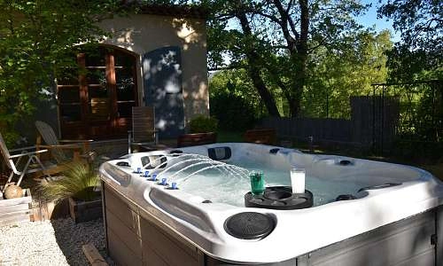 Spa de Massage et espace farniente
