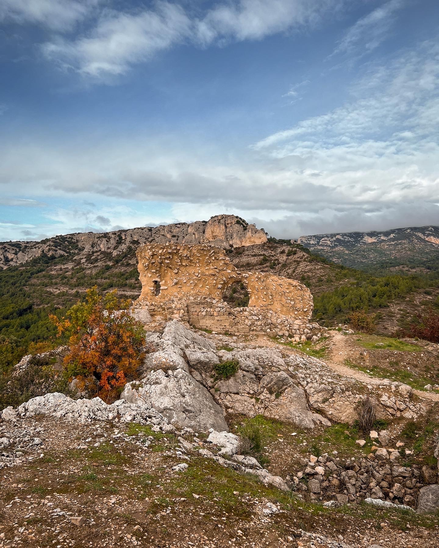 Vestiges Castrum sur les hauteurs de Mérindol