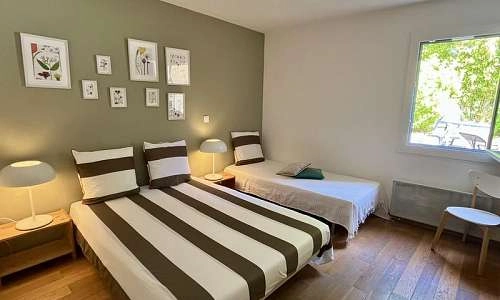 Chambre 2- lit 140+90