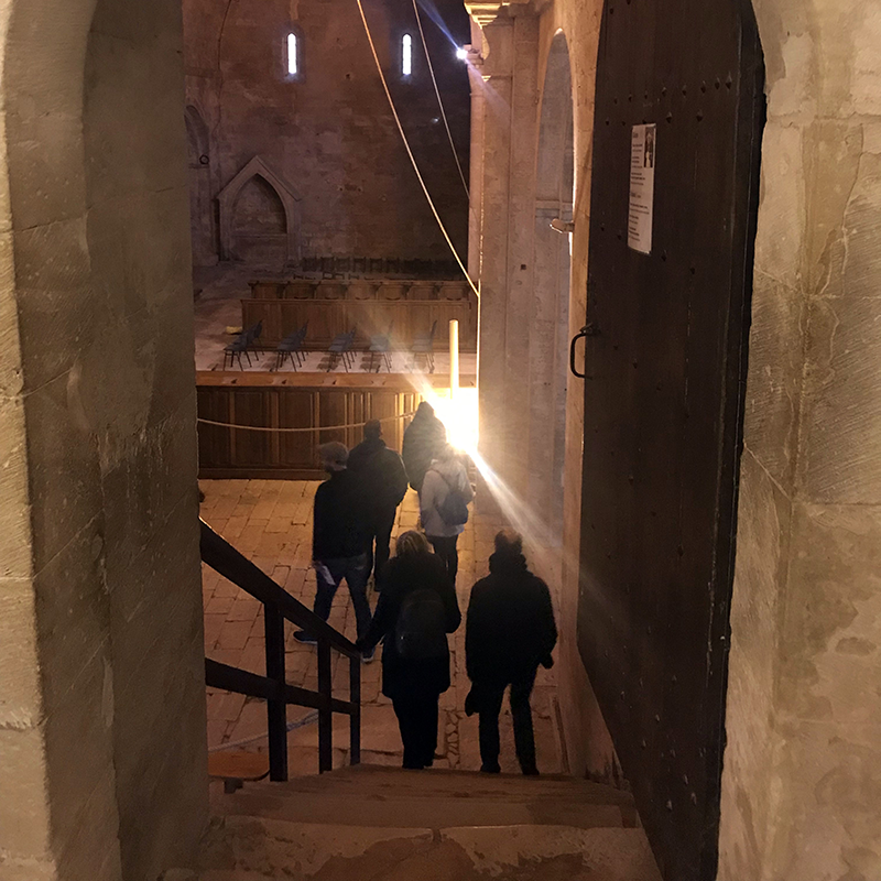 Escalier de nuit de l’abbaye de Sénanque, passage discret reliant le dortoir à l’église pour les offices nocturnes