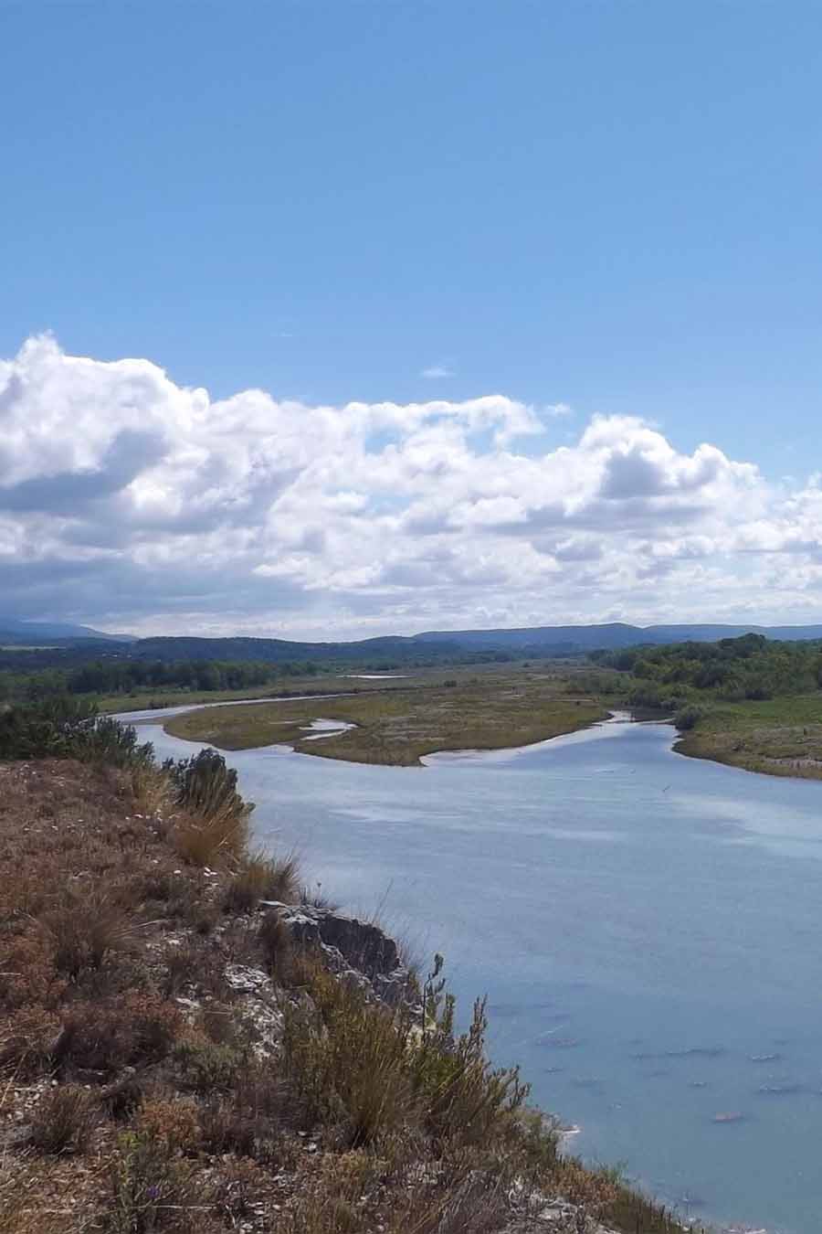 Panorama sur la vallée de la Durance depuis La Garrigue Vue panoramique sur la Durance depuis le belvédère de La Garrigue à Mérindol