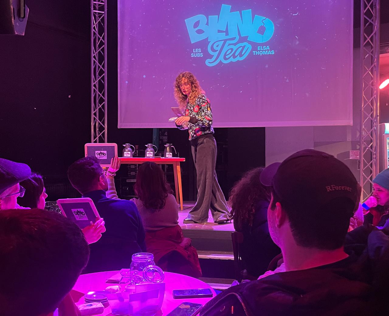 Animation Blind Tea avec dégustation de thé à l’aveugle face à un public lors du Festival Confit !