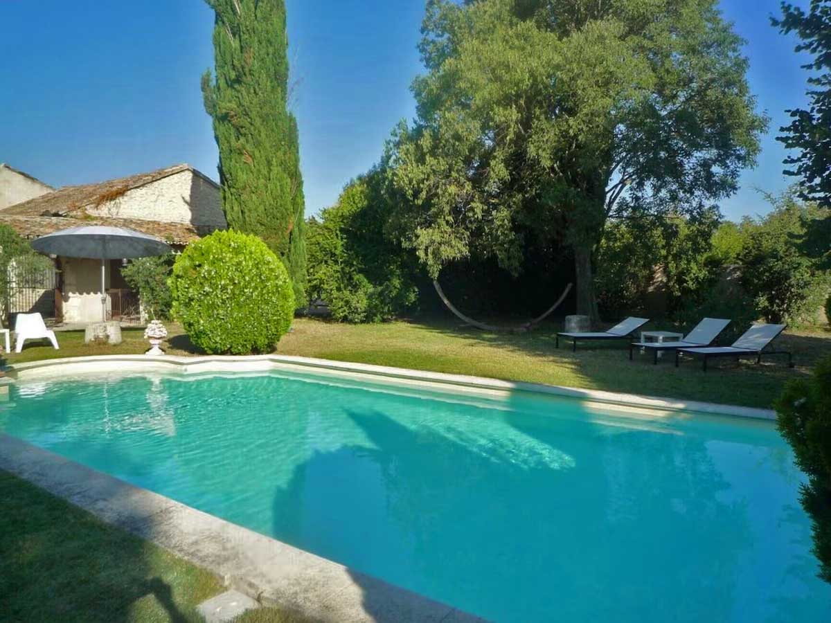 Piscine du Mas des 2 Fontaines dans le Luberon