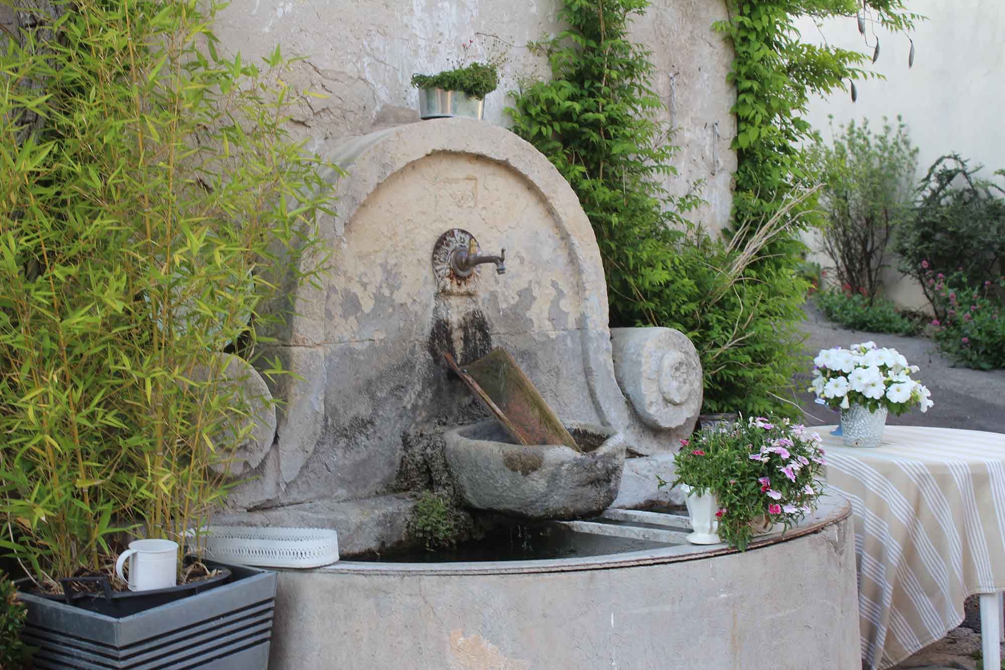 Fontaine et lavoir à Puget-sur-Durance