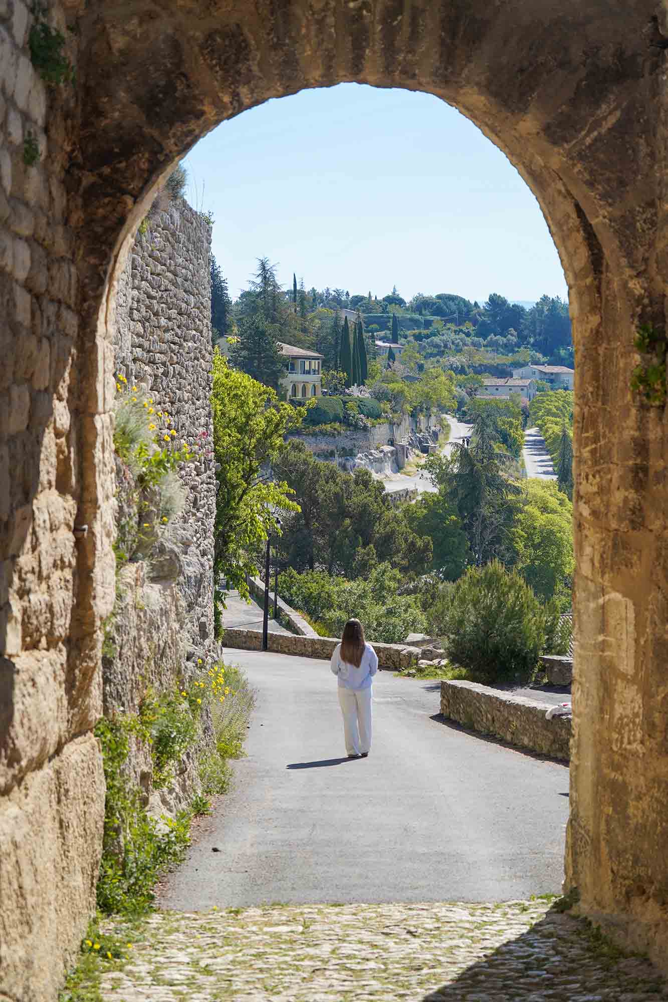 Porte du Castellas à Bonnieux