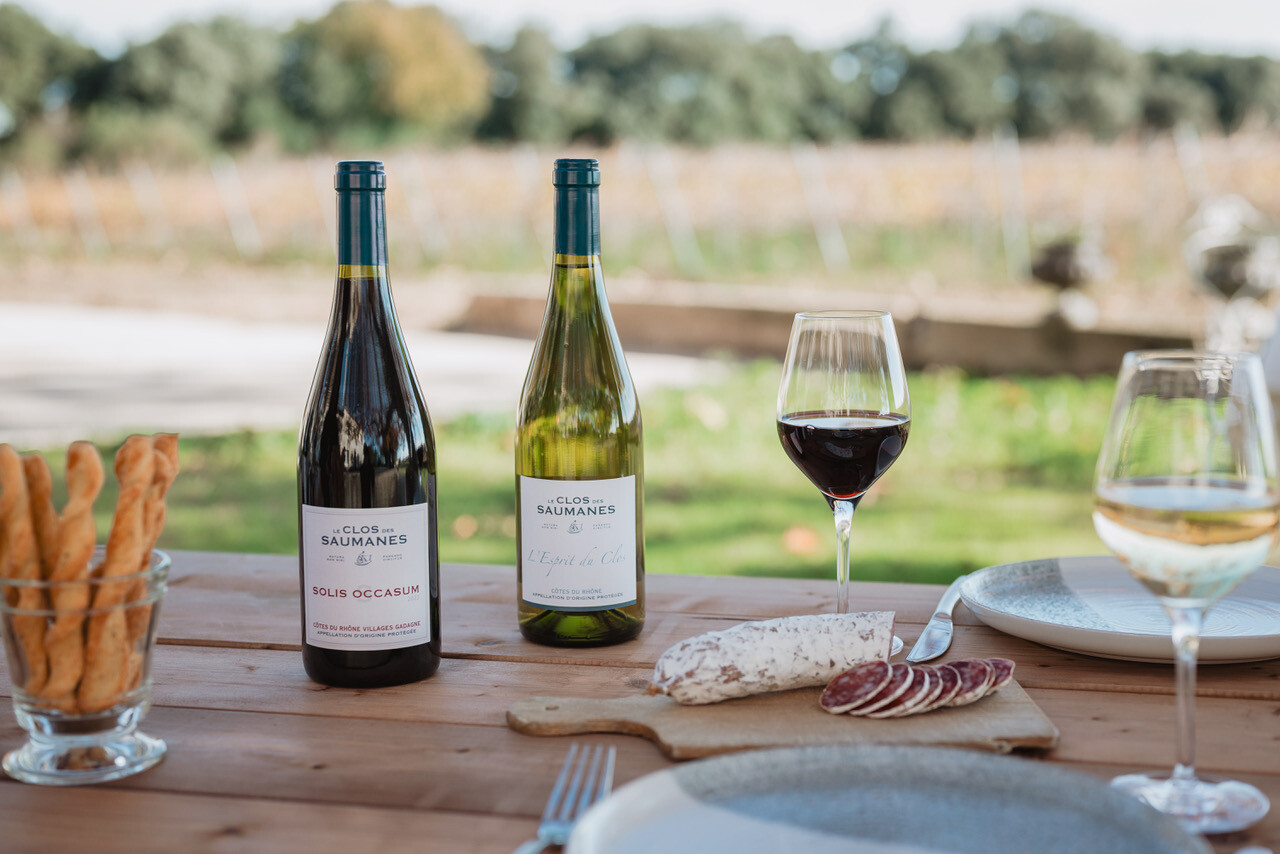 Cuvées du Clos des Saumanes à partager lors d'une dégustation en Provence