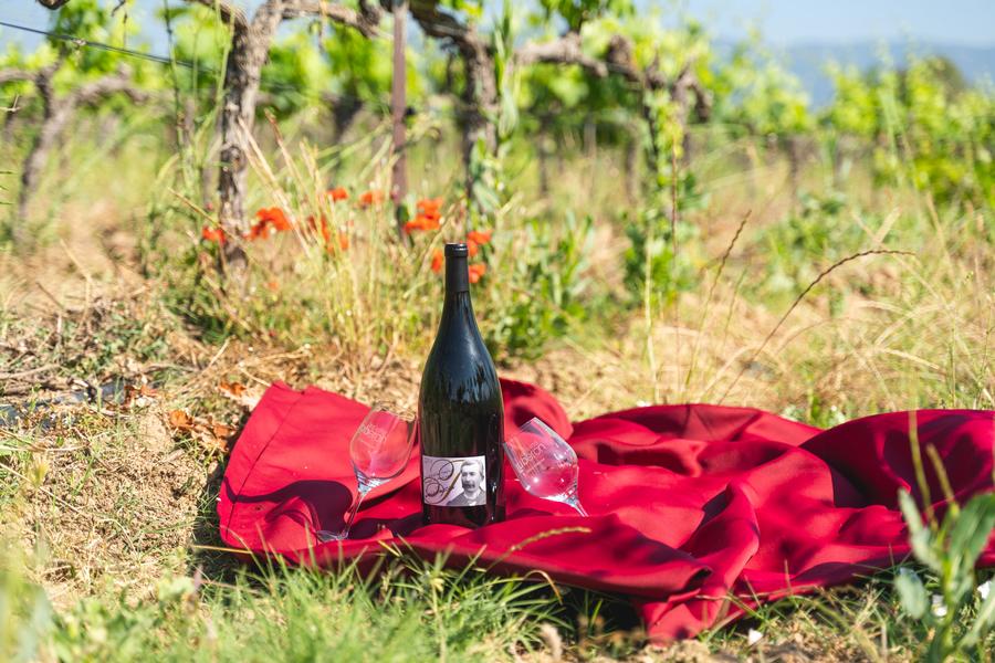Dégustation de vins lors des Sunsets Vignerons Dégustation de vins et cuisine méditerranéenne lors d'une soirée Sunsets Vignerons au Château Turcan