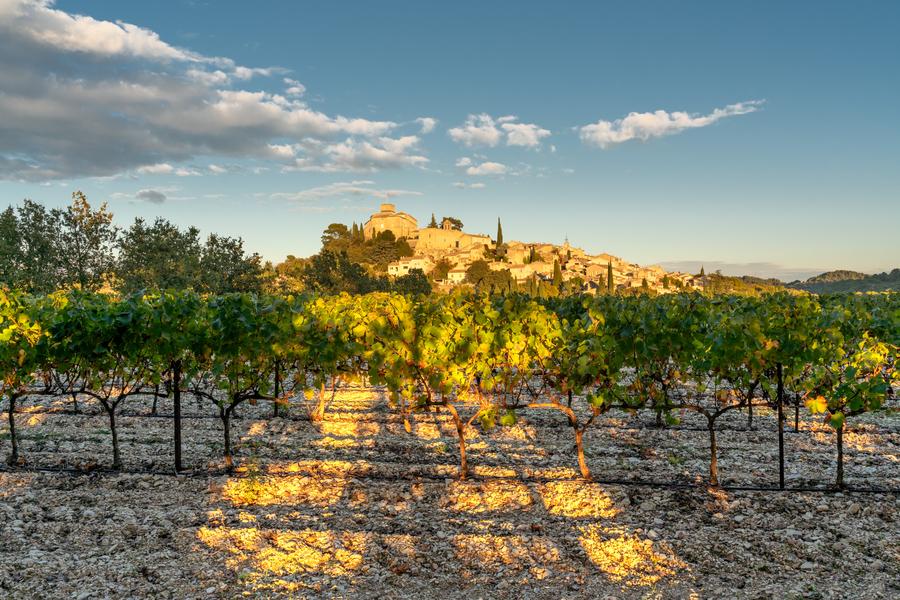 Château Turcan à Ansouis Château Turcan à Ansouis au pied du Mourre Nègre