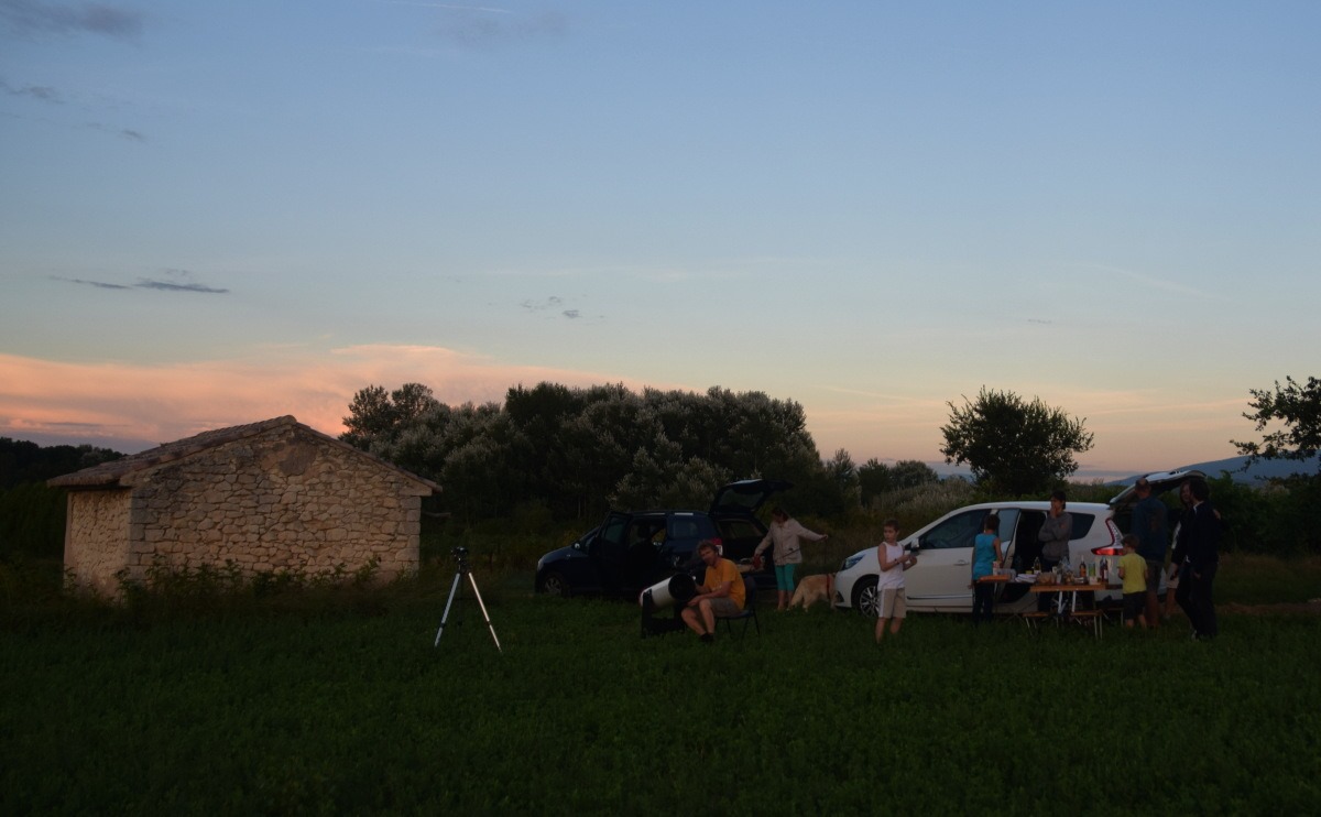 Observation du ciel avec Astrolub Provence dans le Luberon Observation du ciel nocturne avec un télescope en Provence