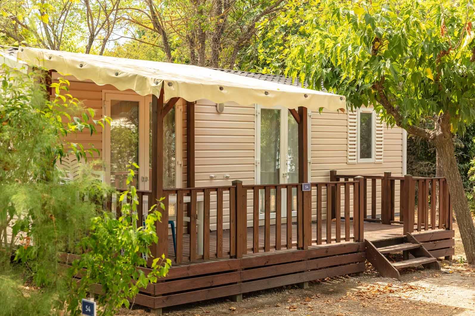 Mobil-home avec terrasse au Camping Les Rives du Luberon à Cheval-Blanc
