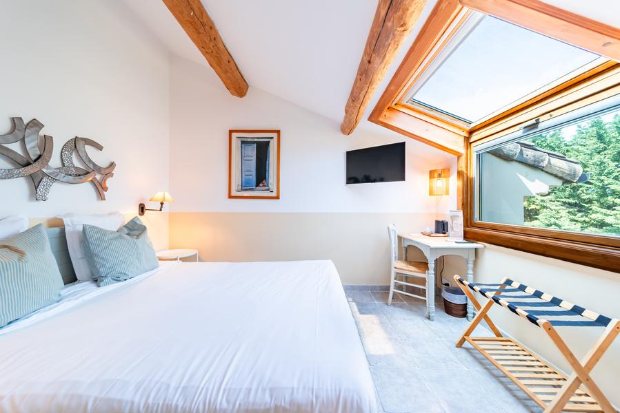 Chambre au Domaine des Grès Luberon Chambre confortable au Domaine des Grès Luberon à Lagnes