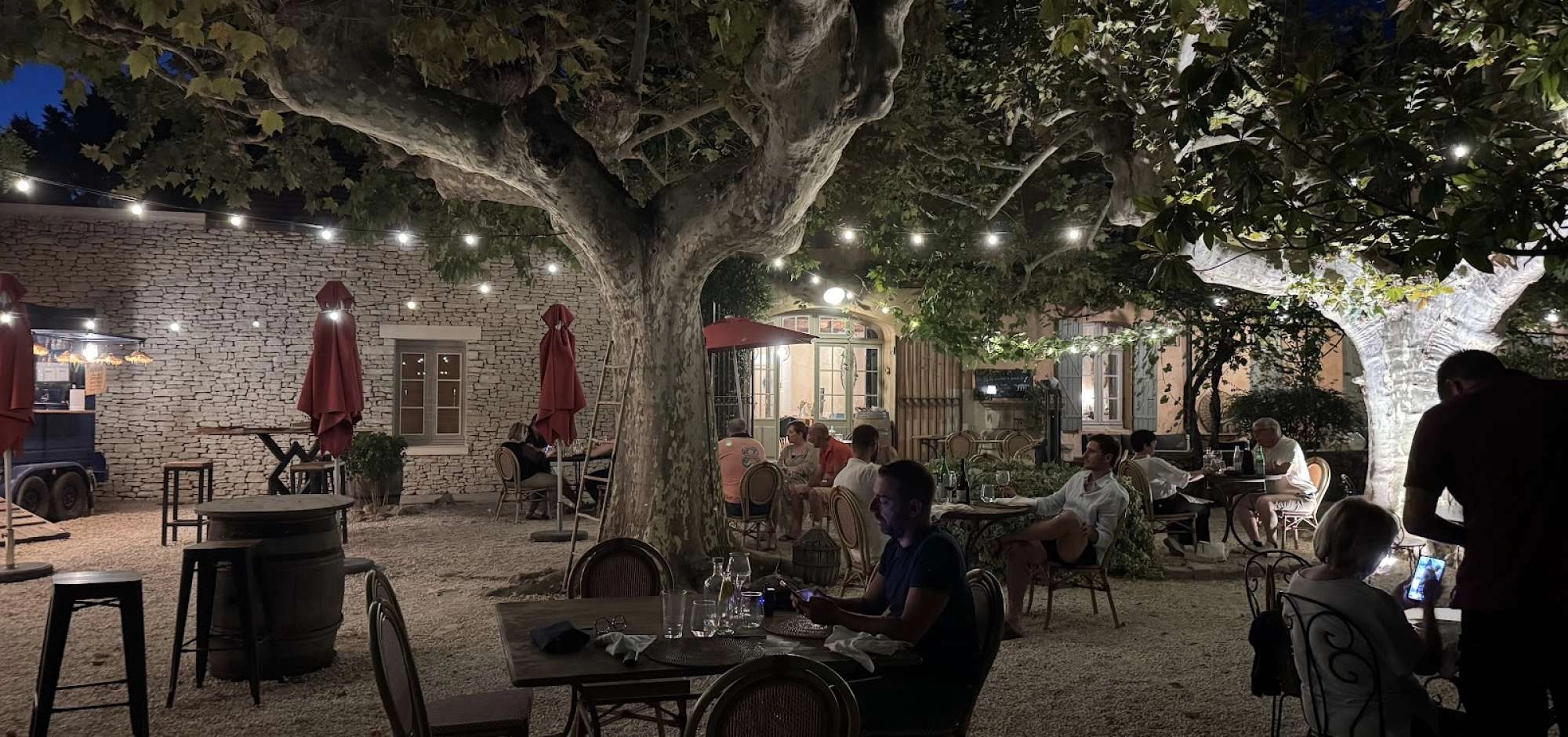 Sous les Platanes - Restaurant du Domaine des Grès