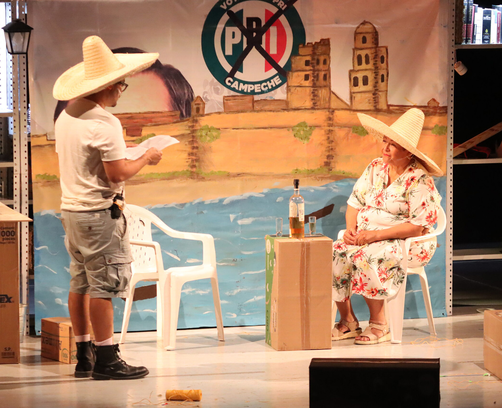 Josefina Orlaineta et Anacarsis Ramos dans le spectacle Mi madre y el dinero