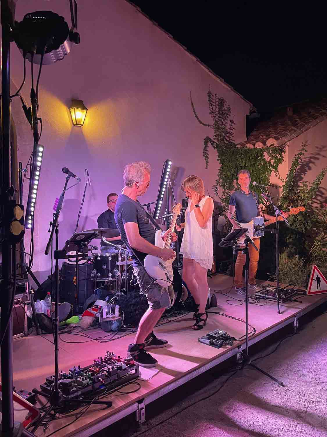 Le groupe Namas Pamous en concert au Château de Mille dans le Luberon