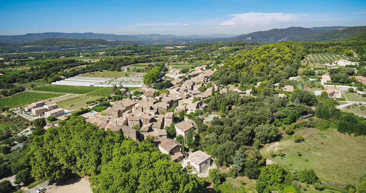 Vaugines et son cœur de village