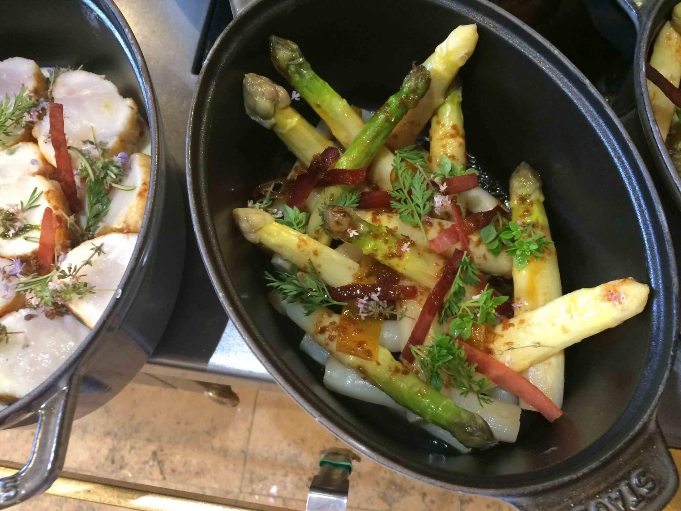 Asperges vertes de Ménerbes à la fleur de thym du Chef François Martin - La Bastide de Marie à Ménerbes