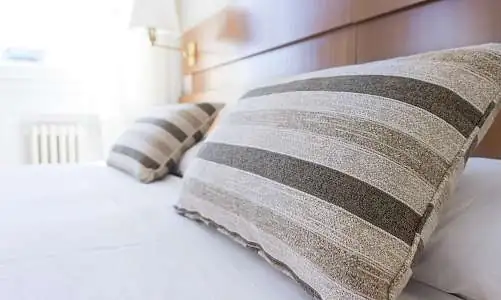 pillows-1031079_1920_Free-Photos.jpg