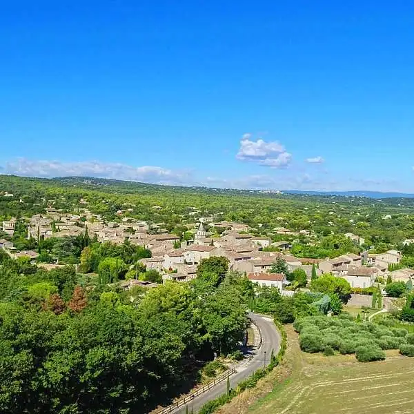 Cabrières d'Avignon, entre pierre sèche, garrigue et cèdres
