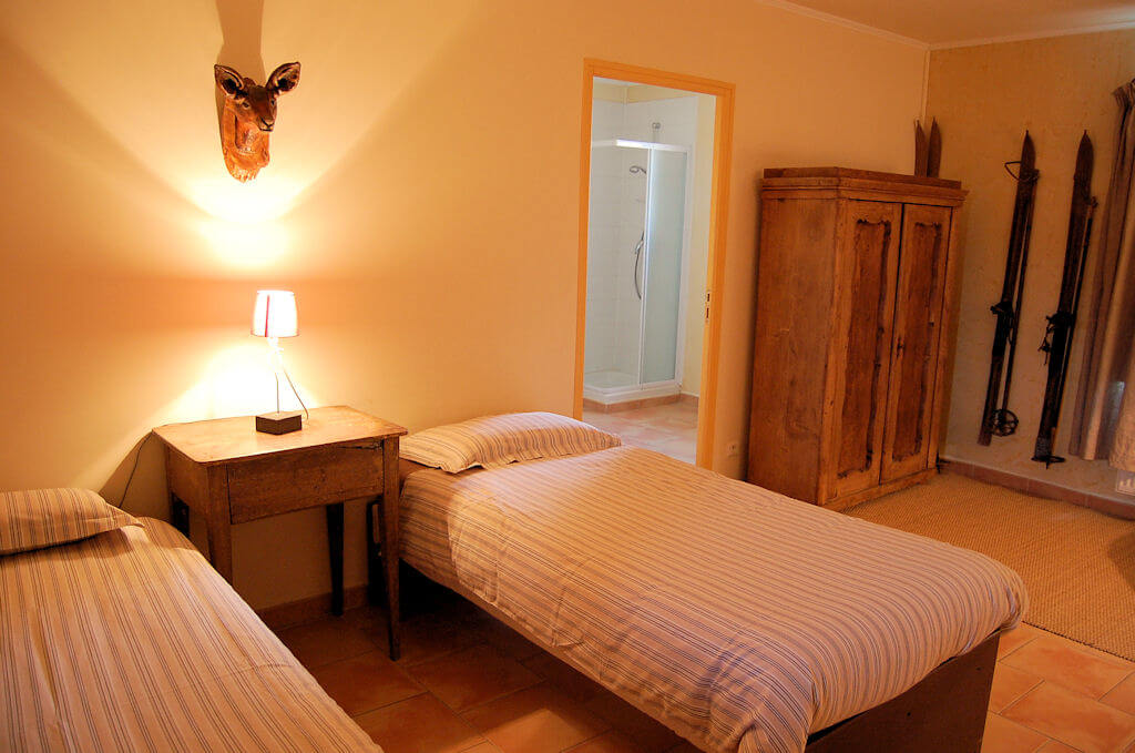 Le Relais du Luberon, hôtel à Maubec Façade du Relais du Luberon, hôtel 3 étoiles situé à Maubec près de Coustellet