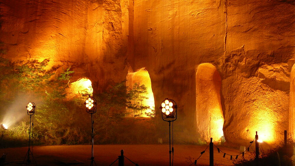 Histoire des Mines de Bruoux à Gargas Galeries historiques des Mines de Bruoux à Gargas témoignant de l'exploitation de l'ocre