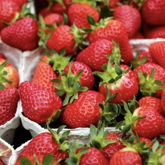 Délice printanier : la fraise sur le devant des étals !