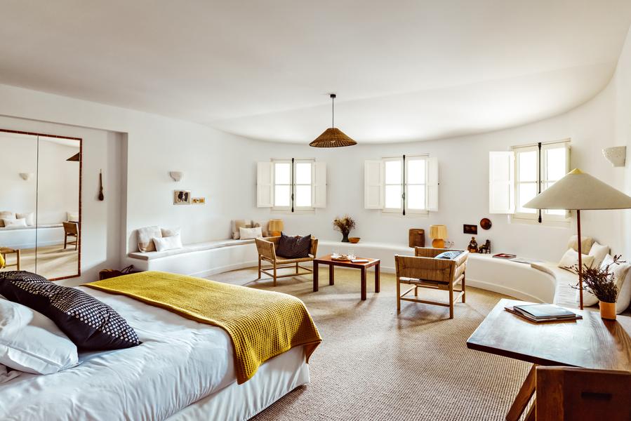 Suite lumineuse au Moulin à Lourmarin Suite lumineuse au Moulin à Lourmarin avec espace salon et assises, esprit maison de vacances en Provence