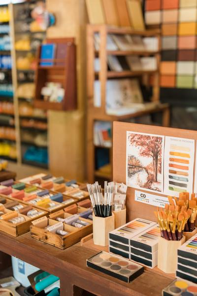 Atelier créatif autour de l’ocre et des pigments naturels à Ôkhra à Roussillon