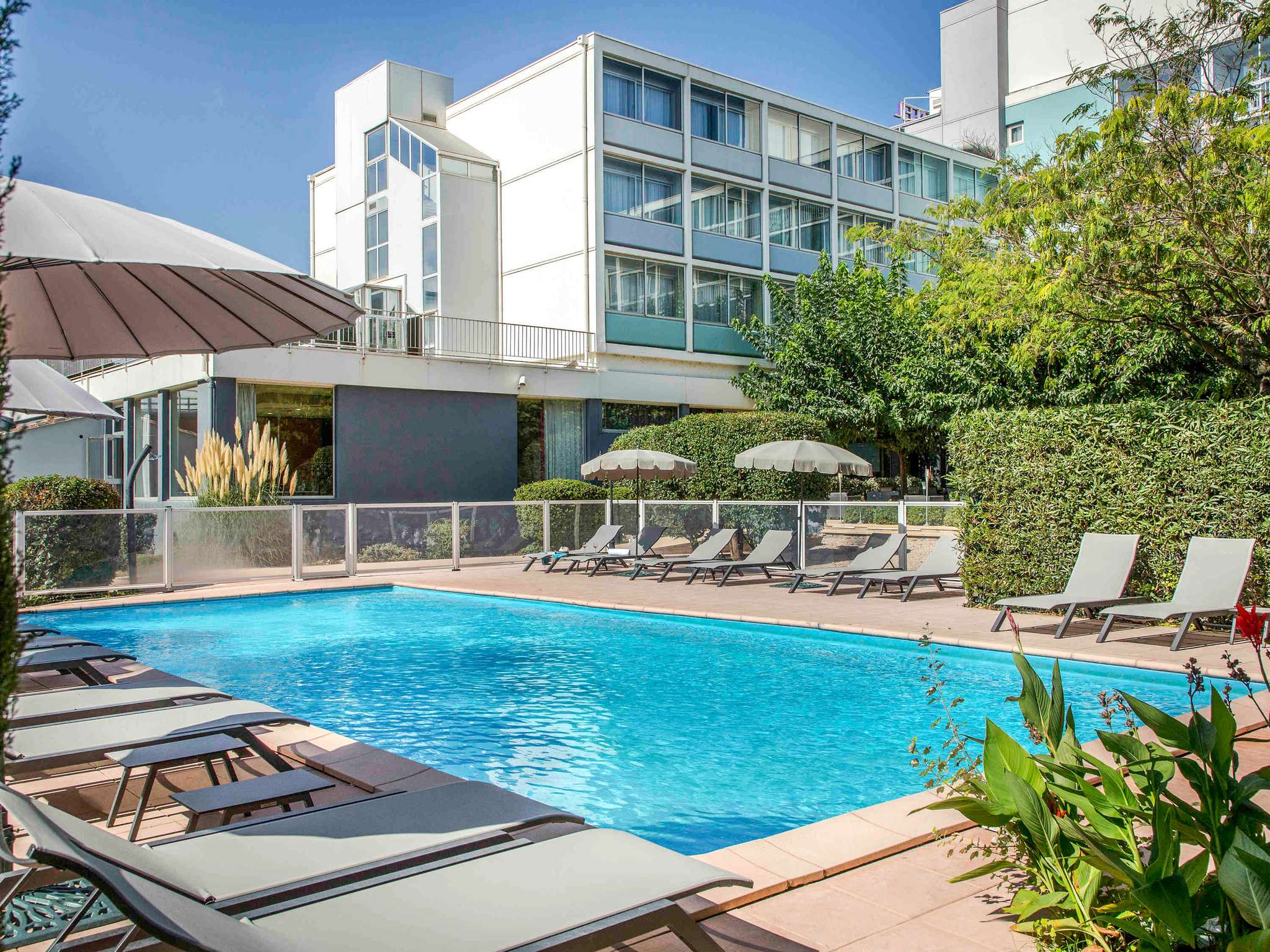 Hôtel Ibis Cavaillon Luberon Hôtel Ibis 3 étoiles situé à Cavaillon aux portes du Luberon